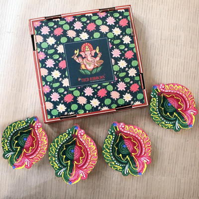 TIED RIBBONS Large Size Clay Diyas Handmade and Handpainted Decorative Terracotta Diyas for Home Décor Terracotta (Pack of 4) Table Diya Set(Height: 1 inch)