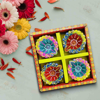 Kreyam's Diwali Traditional Decorative Mitti Diya Pooja set 4 Earthenware Table Diya Set(Height: 1 inch)