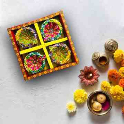 Kreyam's Traditional Mitti Diya For Diwali Puja set 4 Earthenware Table Diya Set(Height: 1 inch)