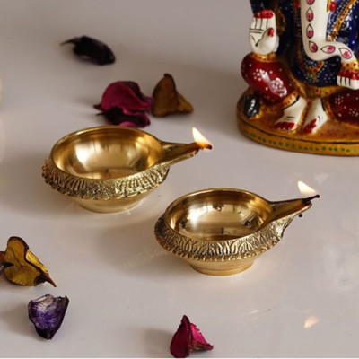 Art N Hub Beautiful Design Diya Set Brass (Pack of 2) Table Diya(Height: 1 inch)
