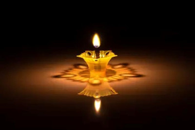 Da Novira Designer Multi Shape Transparent Reusable Oil Diya with 3D Reflection Plastic (Pack of 48) Table Diya Set(Height: 1.5 inch)