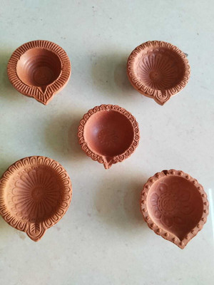 manvii manvi Earthenware (Pack of 5) Table Diya Set(Height: 2 inch)