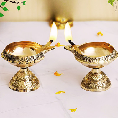 Dalvkot Kuber Diya Jyoti on Stand for Pooja and Diwali Festival Brass (Pack of 2) Table Diya Set(Height: 2 inch)