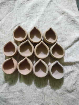 Vedik Earthenware (Pack of 11) Table Diya Set(Height: 1 inch)