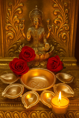 SALMAN gives it an elegant, timeless feel Iron Table Diya Set(Height: 3 inch)