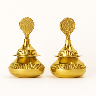 Divine Enterprises Brass Table Diya(Height: 2.6 inch)
