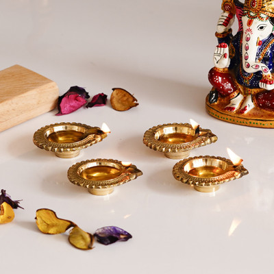 eCraftIndia Pack of 4 Diyas Brass (Pack of 4) Table Diya Set(Height: 0.5 inch)
