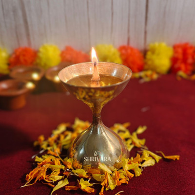 shrivara 10 cm Traditional Brass Akhand Jyot Diya for Pooja and Festivals Brass Table Diya(Height: 3.94 inch)