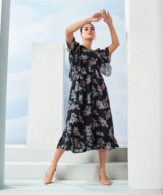 Selvia Women Fit and Flare Black Knee Length Dress