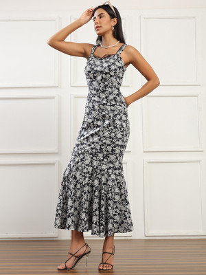 Globus Women Bodycon Black, White Midi/Calf Length Dress