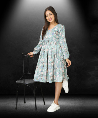 HouseOfCommon Women Pleated Light Green Knee Length Dress