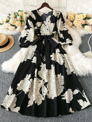 Sheetal Accociates Women Fit and Flare Black, White Midi/Calf Length Dress