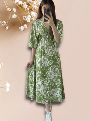 fashionstreet Women Gown Green Maxi/Full Length Dress