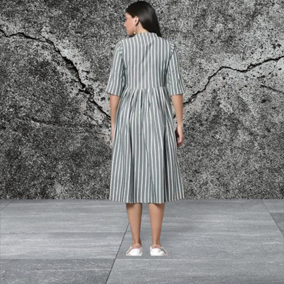 Suhani Fashionmk Women Embroidered Straight Kurta(Blue, Grey)