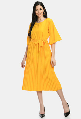 Absorbing Women Pleated Yellow Below Knee Dress