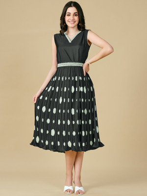 Glomee Women Pleated Black, Green Midi/Calf Length Dress