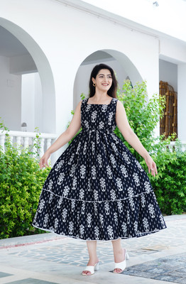 MintMarie Women Fit and Flare Black, White Midi/Calf Length Dress