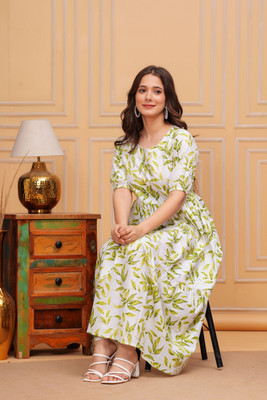 TEESHA Women Fit and Flare Green, White Below Knee Dress