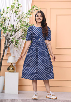 THE LADIES FASHION Women Gown Blue Midi/Calf Length Dress