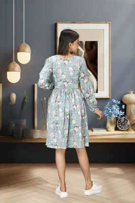 HOC's Women Fit and Flare Light Green Knee Length Dress