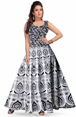 KRISMARTELITE Women Gown White, Black Dress