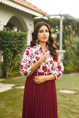 Krishn Sakhi Women Fit and Flare White, Maroon Midi/Calf Length Dress
