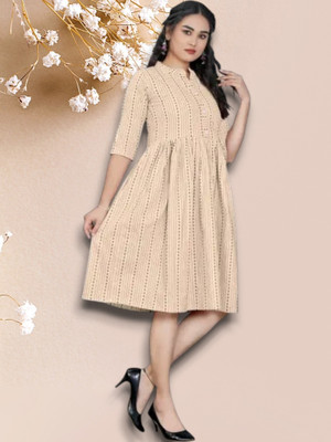 Icon Fashiongf Women Self Design A-line Kurta(Beige)