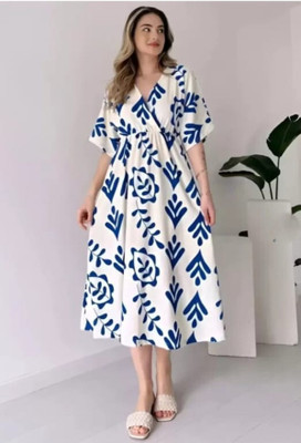 Vastraloomind Women Printed, Abstract A-line Kurta(White, Black)