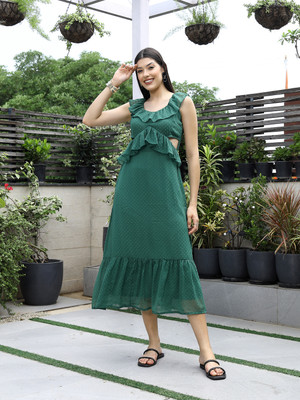 PLUSS Women Peplum Green Below Knee Dress