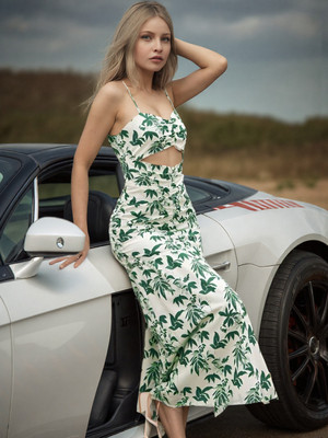 SAKSHI TRADER Women Bodycon Green, White Midi/Calf Length Dress