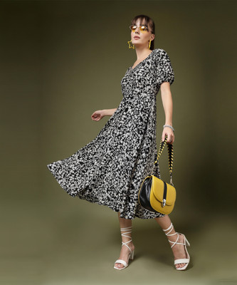 Oomph! Women Fit and Flare Black Midi/Calf Length Dress