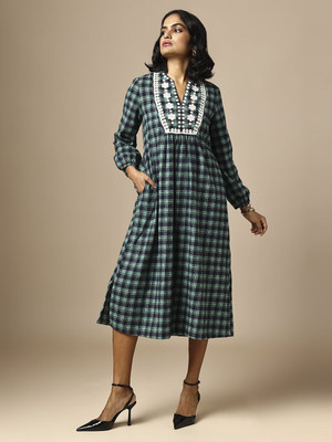 CHEMISTRY Women A-line Green Midi/Calf Length Dress