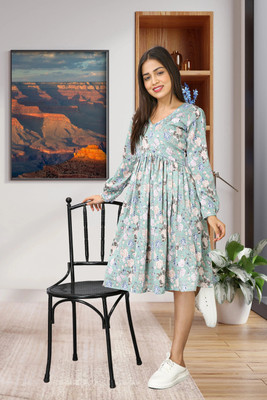 HouseOfCommon Women Fit and Flare Light Green Knee Length Dress