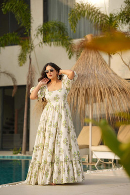 Vishva creation Women Fit and Flare White, Green Maxi/Full Length Dress