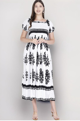 Avnienterprisea Women Fit and Flare Black, White Maxi/Full Length Dress