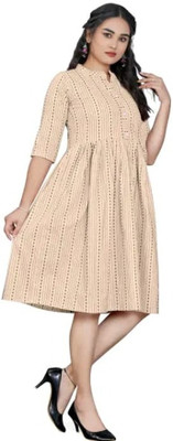 Icon Fashiongf Women Self Design A-line Kurta(Beige)