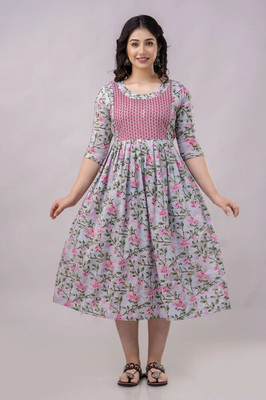 AAVRITTIQUEENS Women Fit and Flare Multicolor Midi/Calf Length Dress