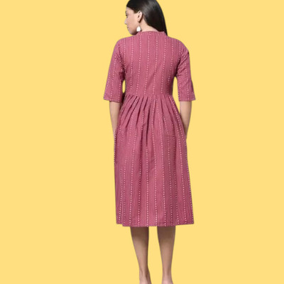 Suhani Creationnm Women Printed Straight Kurta(Maroon, Pink)