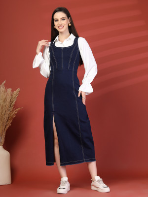 PLUSS Women Fit and Flare Blue, White Knee Length Dress