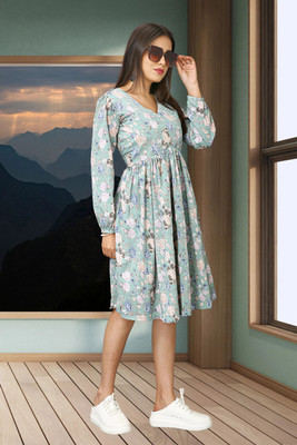 HOC's Women Empire Waist Light Green Below Knee Dress