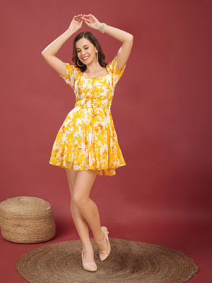 DORESUZAA Women A-line White, Yellow Above Knee/Mid Thigh Length Dress