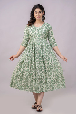 AAVRITTIQUEENS Women Fit and Flare Green Midi/Calf Length Dress