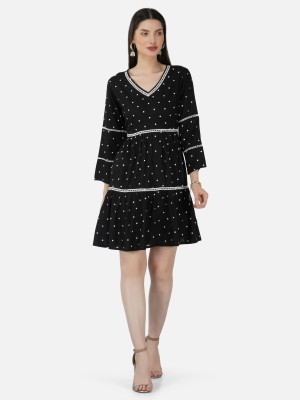 NEW STYLISH Women Fit and Flare Black, White Dress