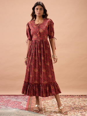 Globus Women A-line Maroon, Black Below Knee Dress