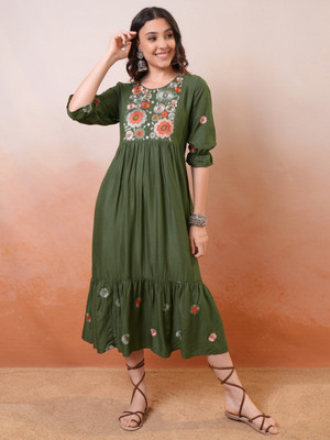 Vishudh Women Fit and Flare Green Midi/Calf Length Dress