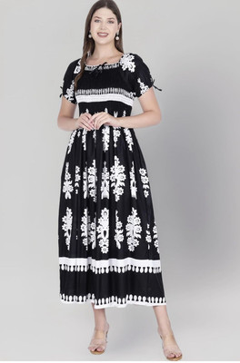 Avnienterprisea Women Fit and Flare Black Maxi/Full Length Dress