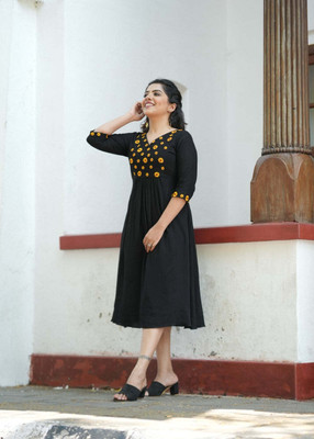 sadhnazon Women Embroidered A-line Kurta(Green)