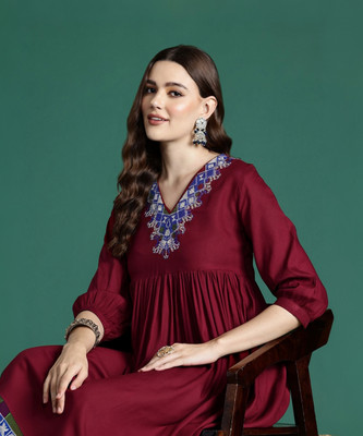 Sangria Women Empire Waist Maroon Knee Length Dress