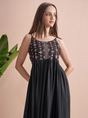 Vishudh Women Fit and Flare Black Midi/Calf Length Dress