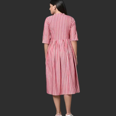 Suhani Creationnm Women Printed Straight Kurta(Green, Pink)